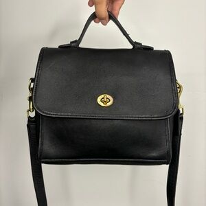 Vintage Coach Black Leather Court Bag Shoulder Crossbody 9870